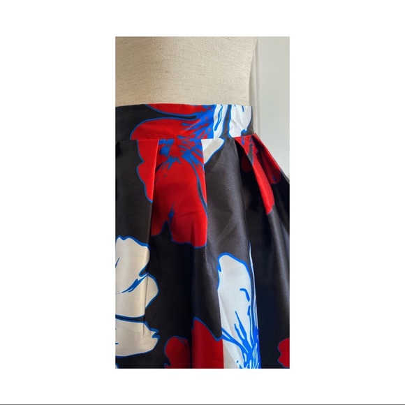 Formal/ Puffy Skirt - Picture 3 of 6